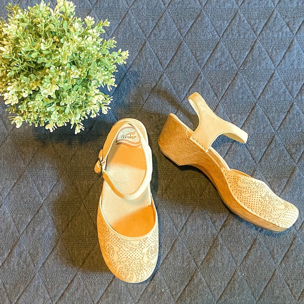 Dansko Sam (Mary Jane style)